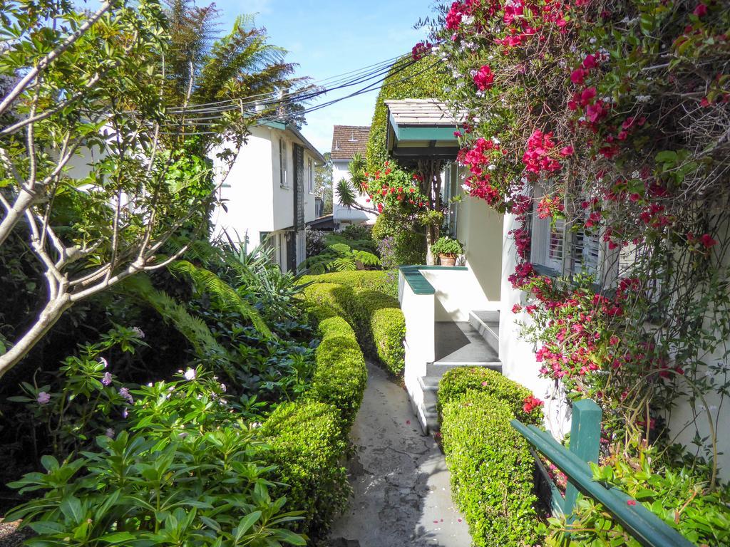 Carmel Fireplace Inn Exterior photo