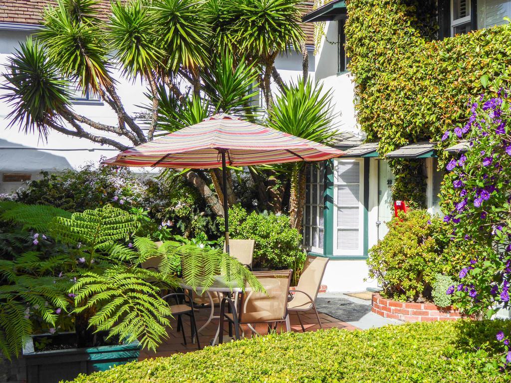 Carmel Fireplace Inn Exterior photo