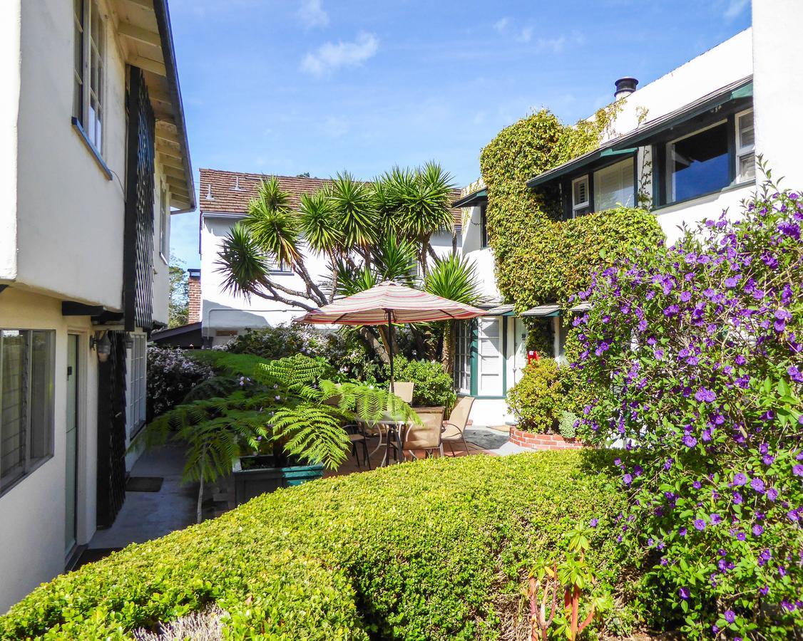 Carmel Fireplace Inn Exterior photo