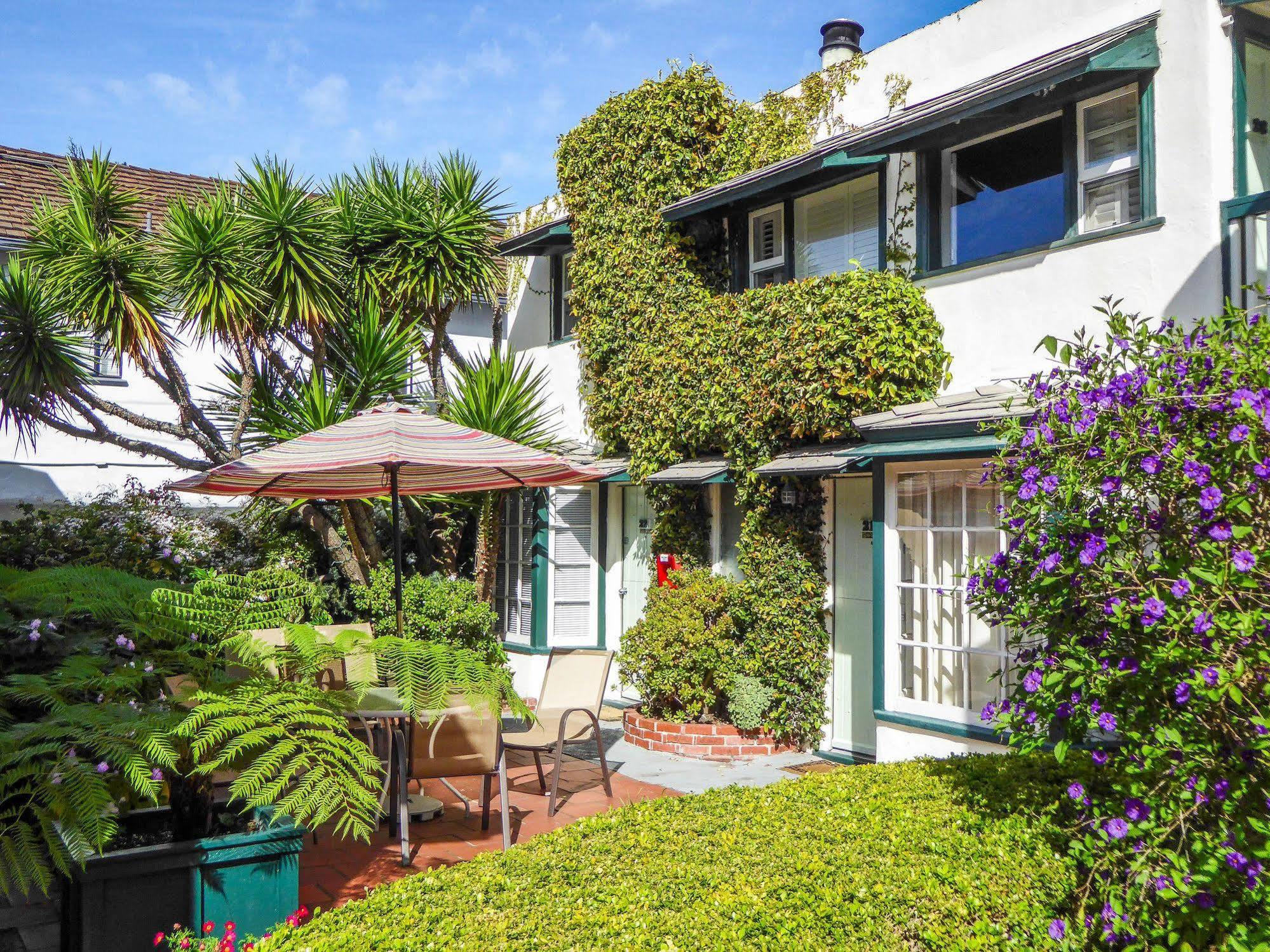 Carmel Fireplace Inn Exterior photo